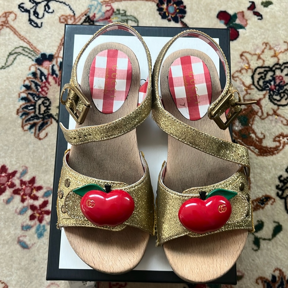 Gucci sandals with slight heel for girls. size 31